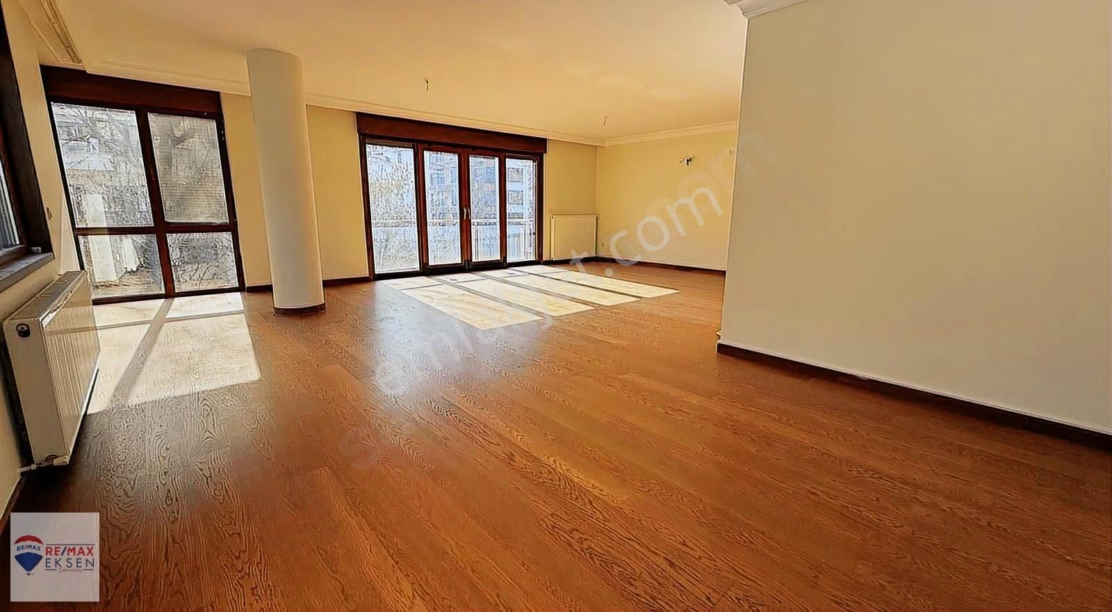 Suadiye Emin Ali Paşa Caddesinde 260 M2 3+2 Dublex Emsalsiz - Görsel 12
