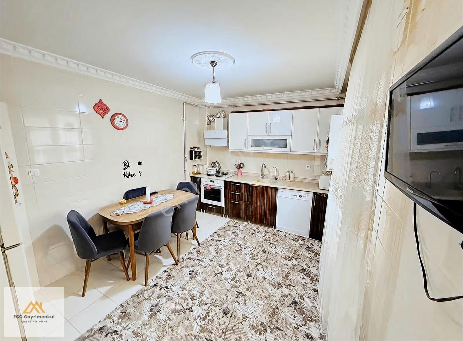 Ecg'den; Saray Fatihte Merkezi Konumda, Geniş 3+1 Fırsat Daire - Görsel 9