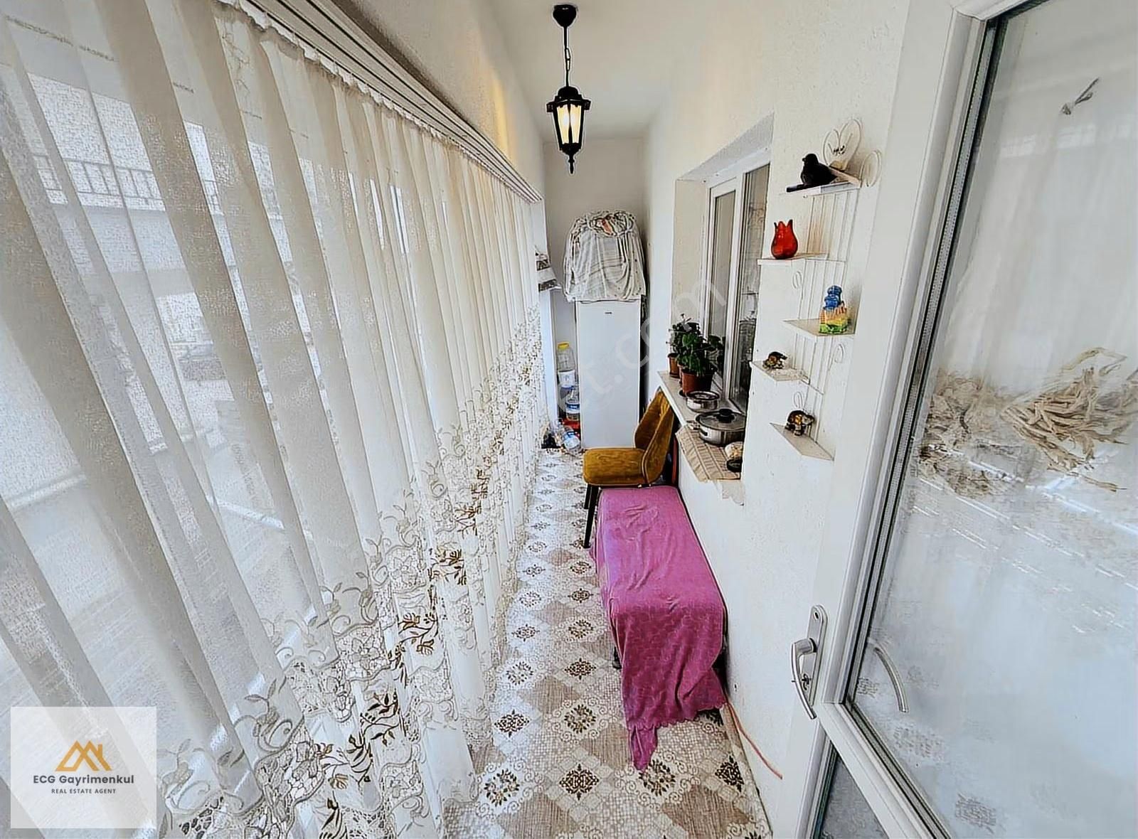 Ecg'den; Saray Fatihte Merkezi Konumda, Geniş 3+1 Fırsat Daire - Görsel 7