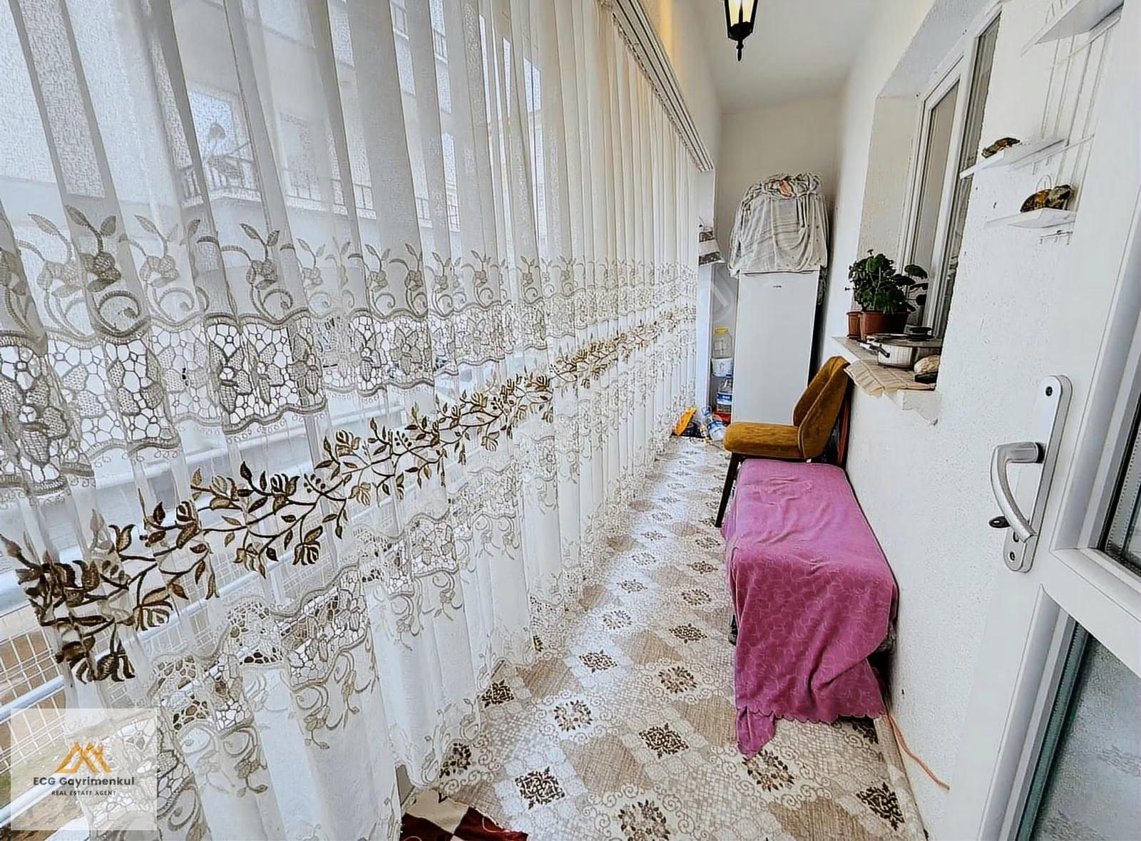 Ecg'den; Saray Fatihte Merkezi Konumda, Geniş 3+1 Fırsat Daire - Görsel 23