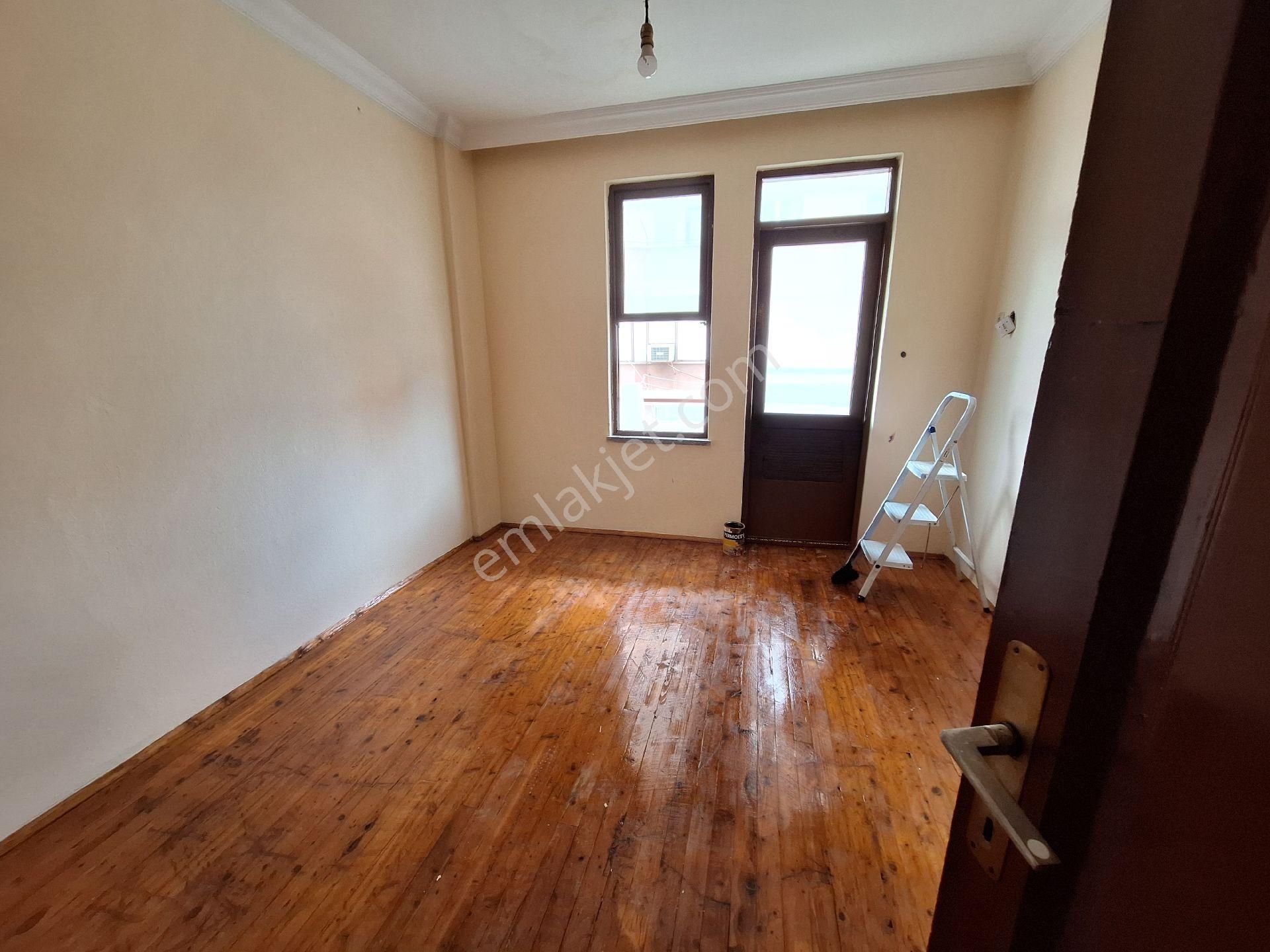 Kiralık 2+1 Daire - Ayrı Mutfak - 25 Mtlik Yol Üstü - Görsel 2