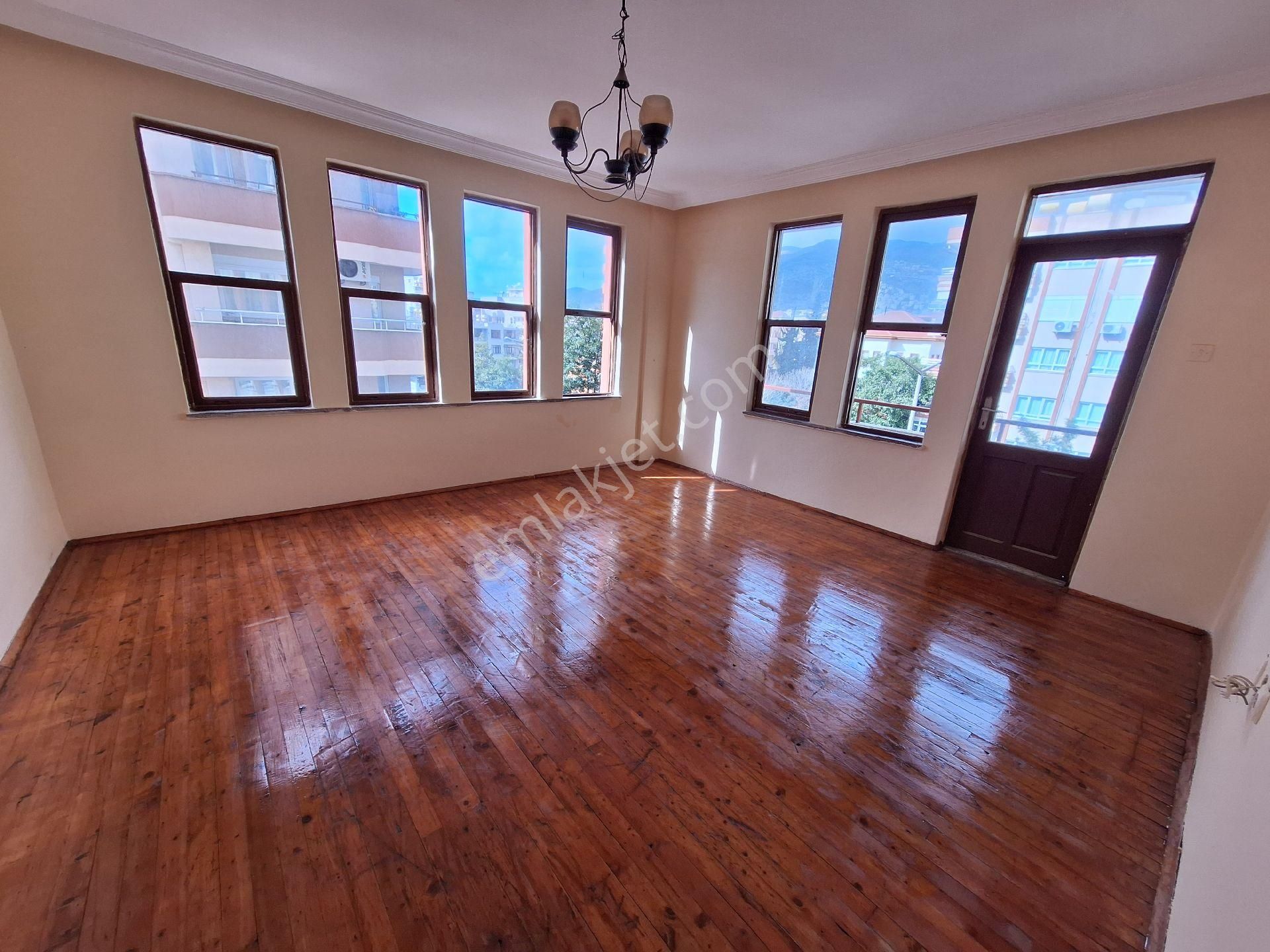 Kiralık 2+1 Daire - Ayrı Mutfak - 25 Mtlik Yol Üstü