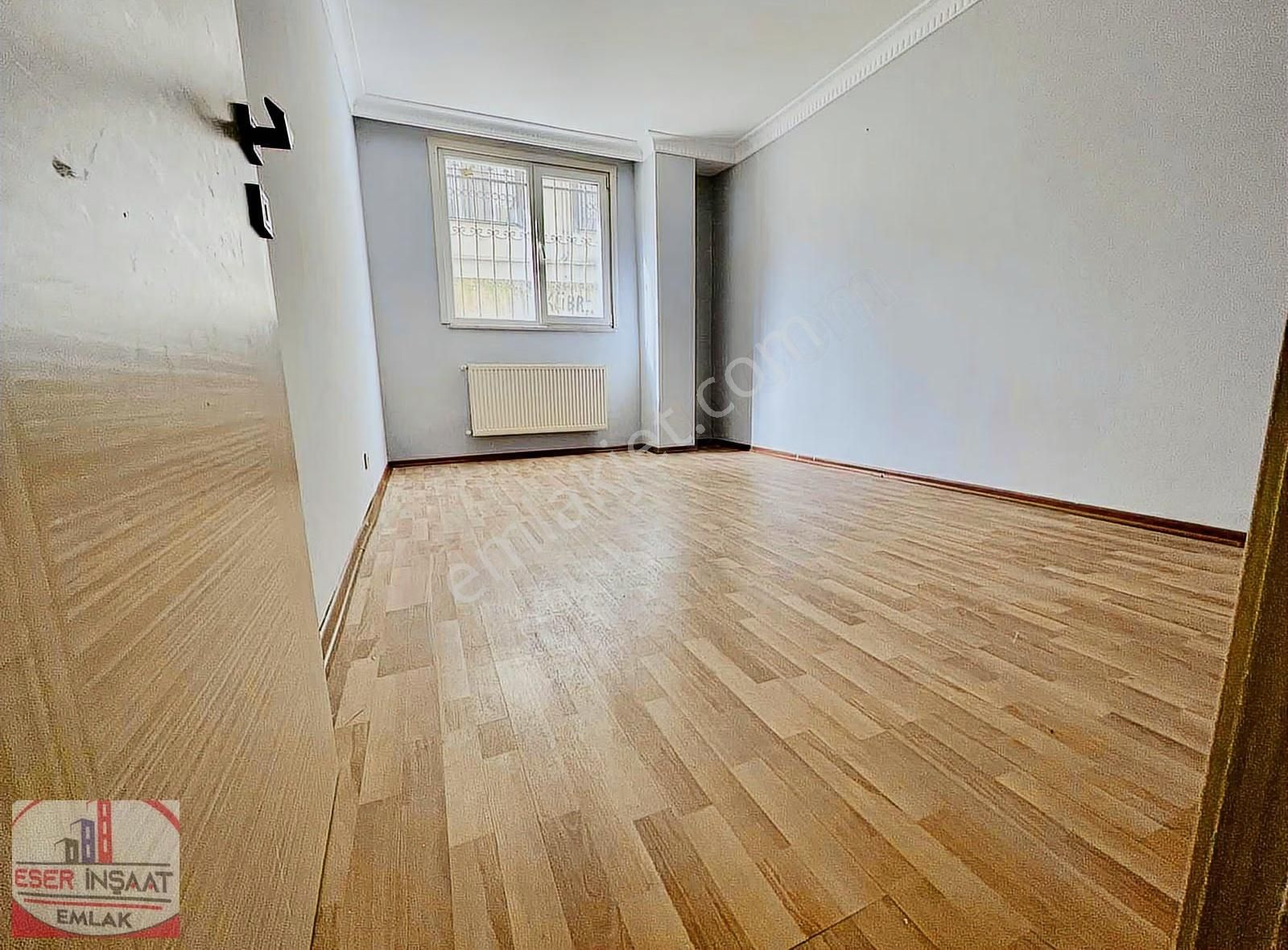 Eser Yapıdan Satılık2+1 100m2 Meydan Konumlu Yüksek Bahçe Katı