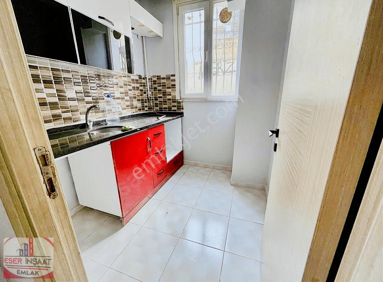 Eser Yapıdan Satılık2+1 100m2 Meydan Konumlu Yüksek Bahçe Katı - Görsel 4