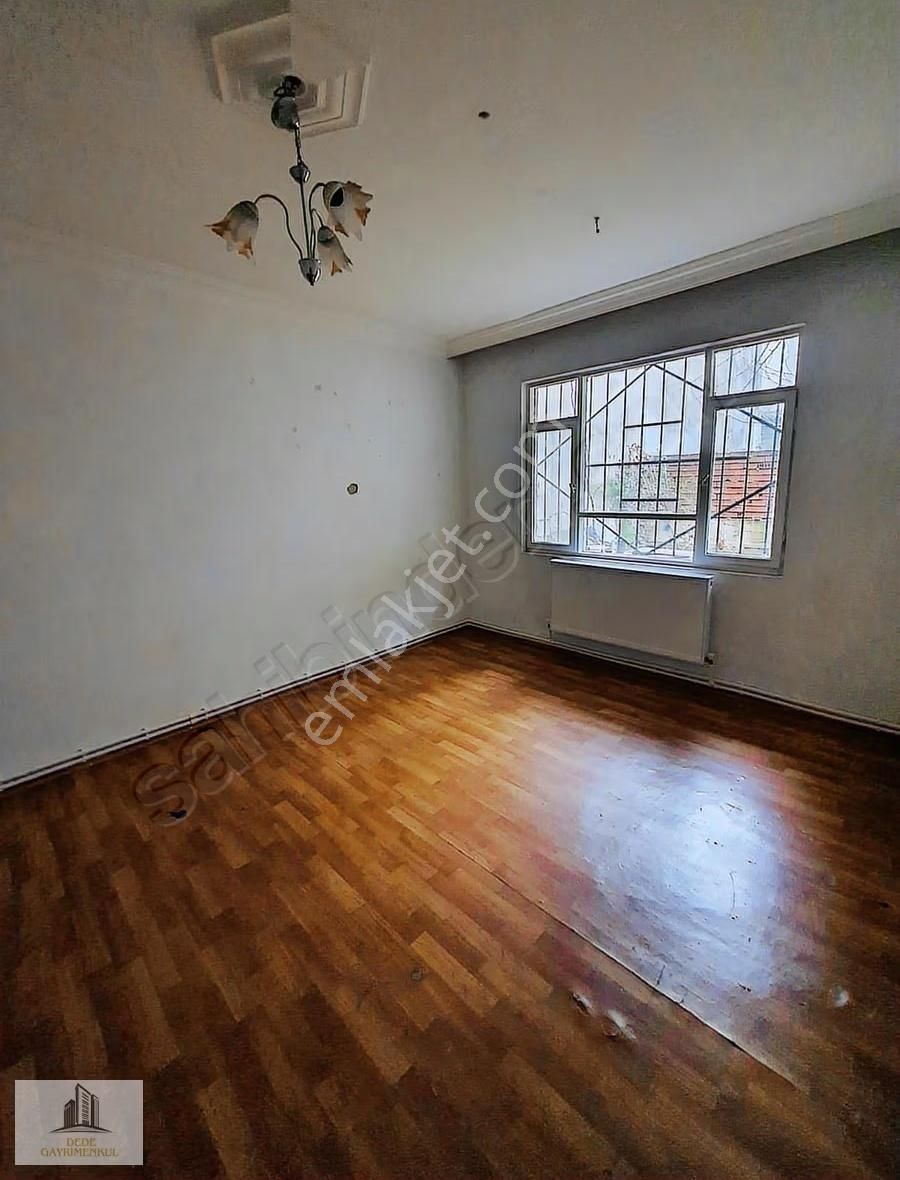 Cadde Üzeri Satılık 3 Katlı 2 Daire 2 Dükkan - Görsel 10