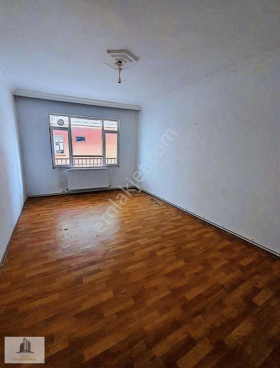 Cadde Üzeri Satılık 3 Katlı 2 Daire 2 Dükkan - Görsel 6