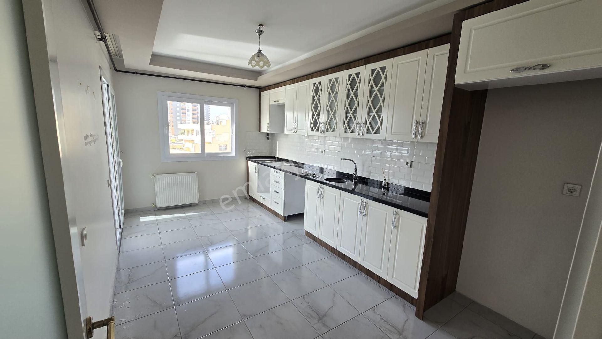 Toroslar Yalınayakta 3+1 Site İçerisinde Asansörlü Kiralık Daire