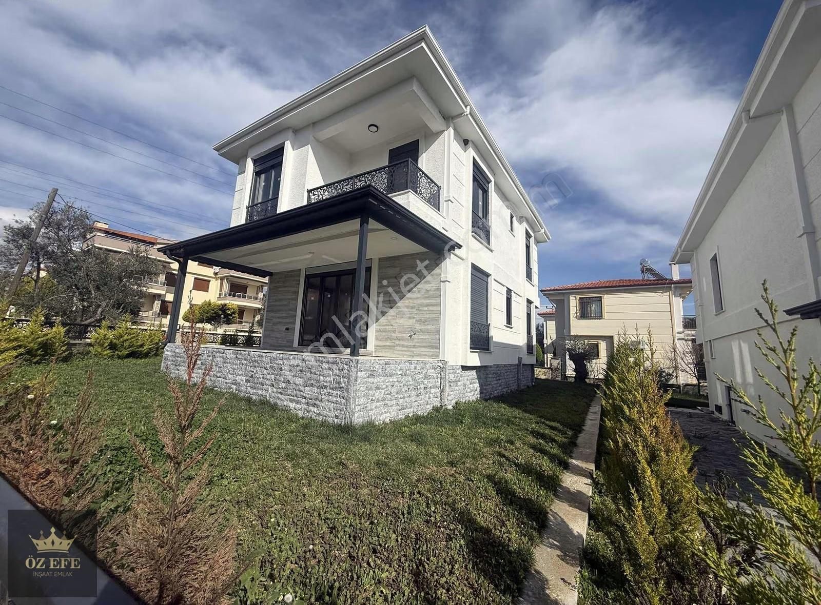 Küçükkuyu Mıhlıda 4+1 Müstakil Lüx Villalar