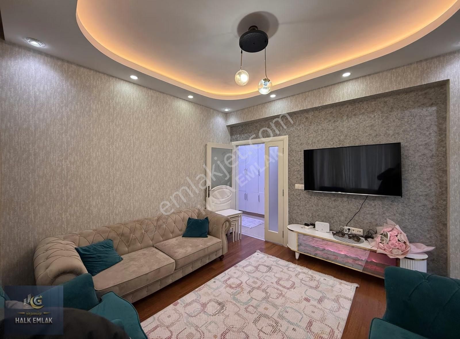 Halk Emlaktan Karacaahmette Satılık 2+1 Fırsat Daire