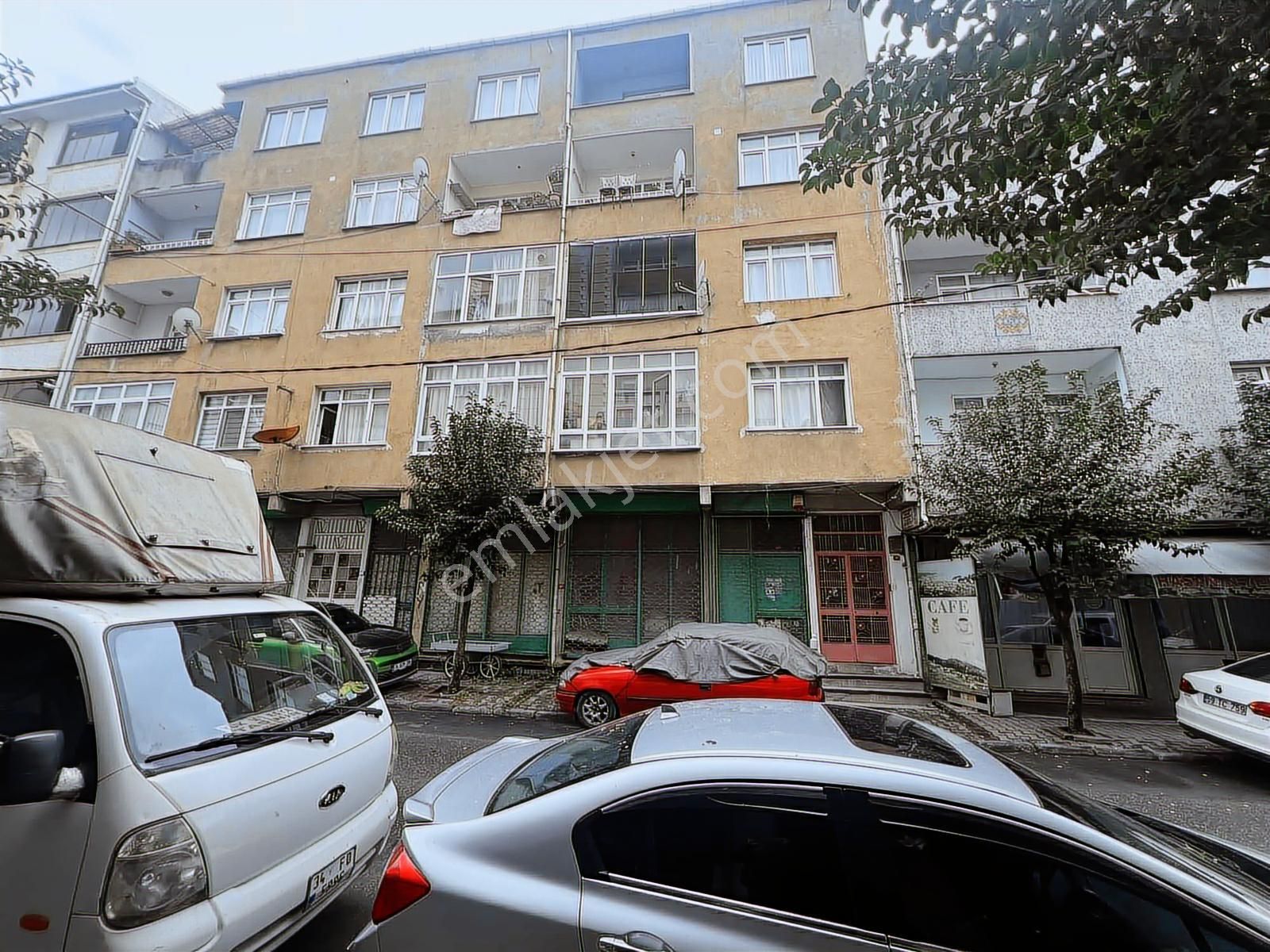 Esenler Kaymakamlık Karşısı Dönüşüme Yakın Satılık Daire 2+1