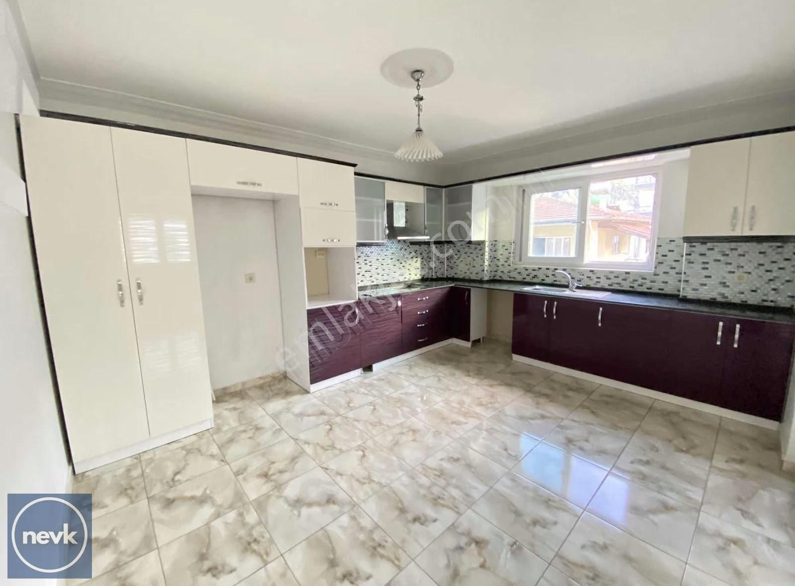 Nevk İnvest'ten Erasta Avm Yanı Ara Kat Katta Tek Kiralık Daire - Görsel 4