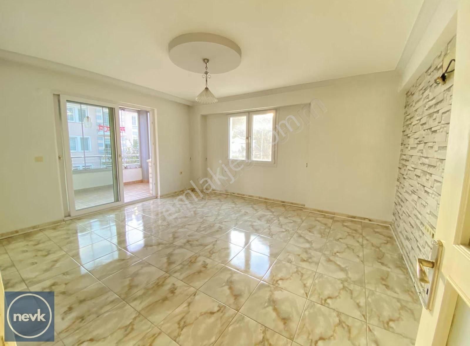 Nevk İnvest'ten Erasta Avm Yanı Ara Kat Katta Tek Kiralık Daire - Görsel 2