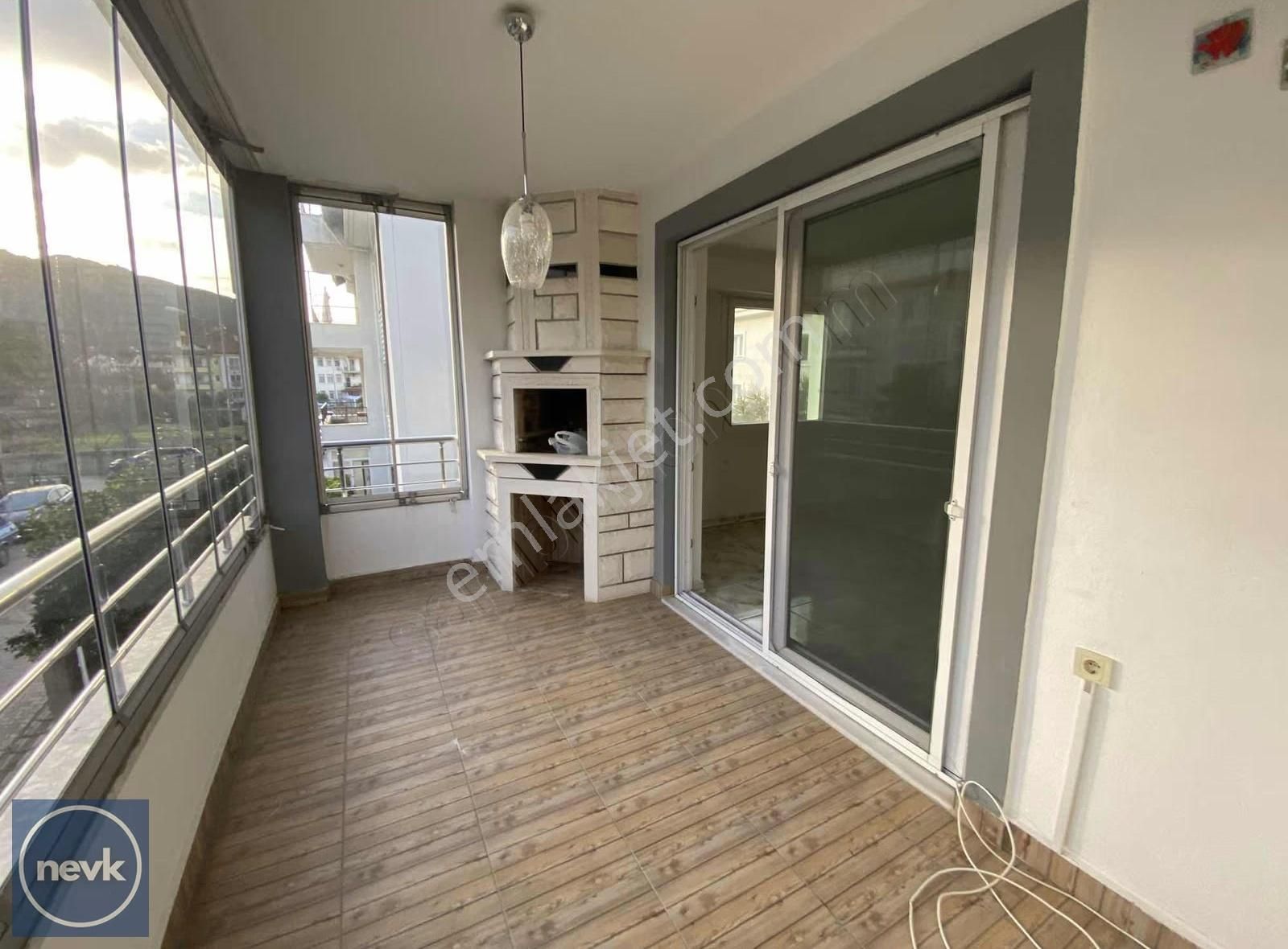 Nevk İnvest'ten Erasta Avm Yanı Ara Kat Katta Tek Kiralık Daire - Görsel 6