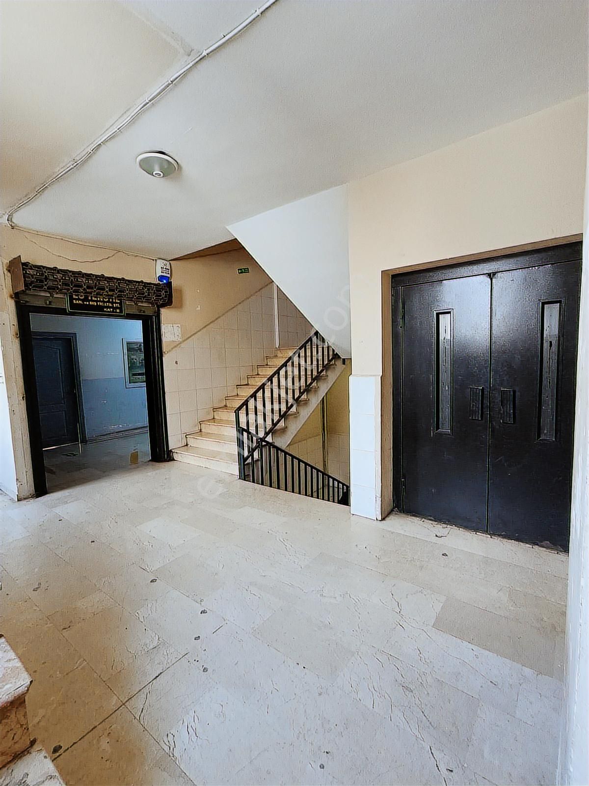 Torunlar'dan İşhanı 2.kt Kiralık 500m2 İşyeri Depo İmalat Atölye - Görsel 11