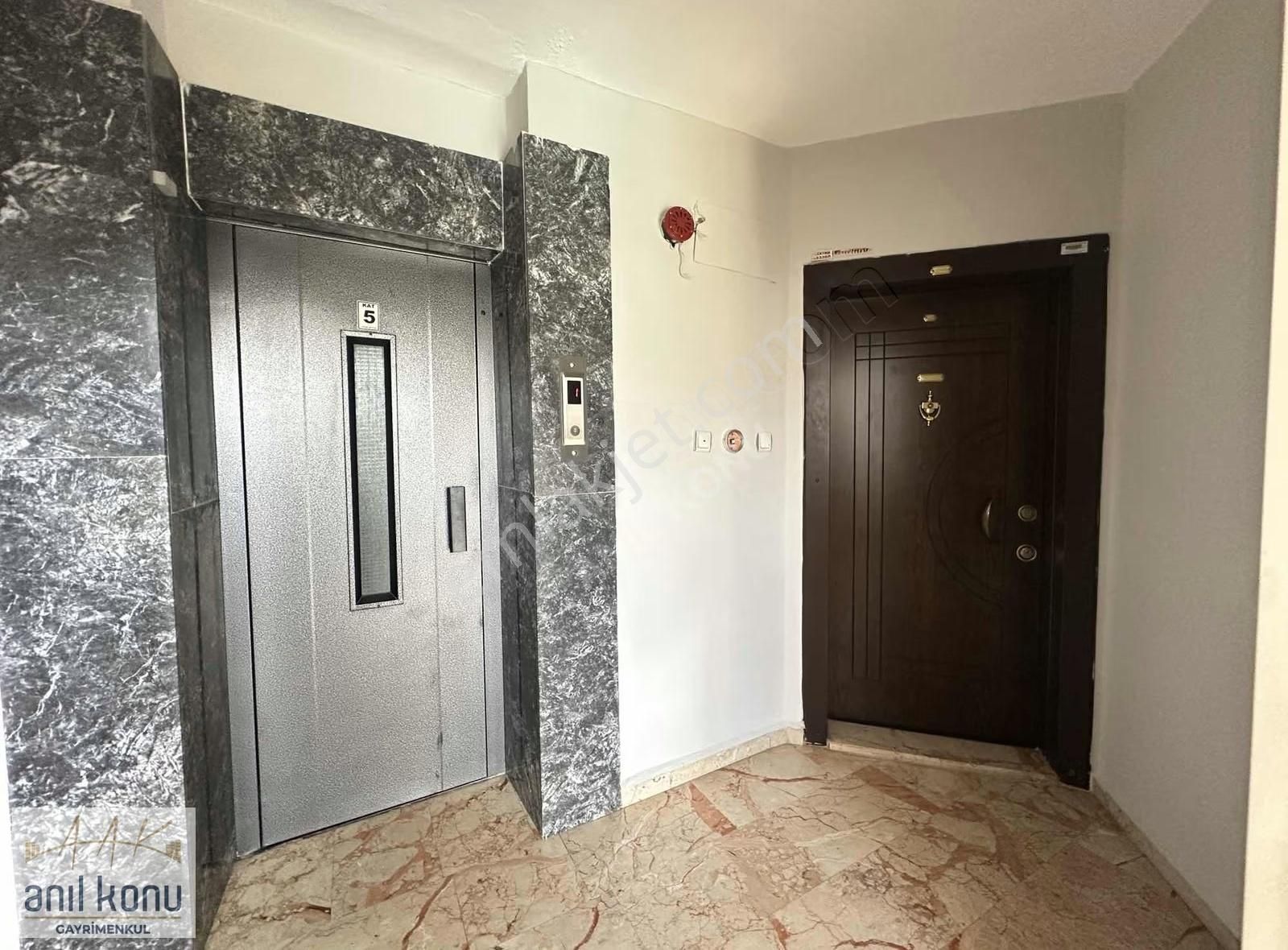 Anıl Konu'dan Yüzüncü Yıl Cenk Sitesi Kiralık Ara Kat 3+1 Daire - Görsel 2