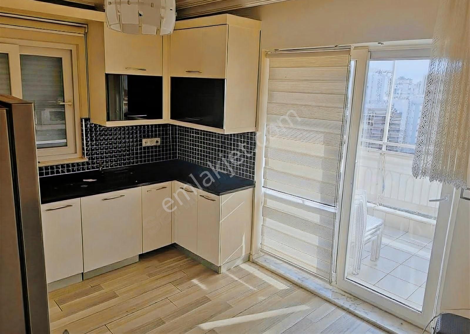 Satılık Meydan Kavağında Süper Konumda Perge Caddesınde Daire - Görsel 17