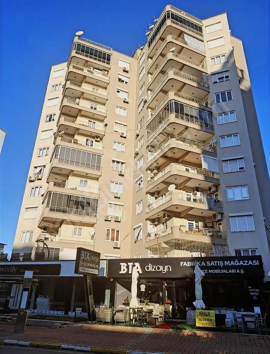 Satılık Meydan Kavağında Süper Konumda Perge Caddesınde Daire