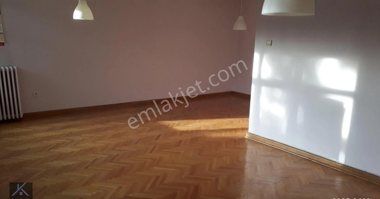 Satılık, G.o.p., Reşit Galip Cad.'de, 2+1, Ön, 2. Katta, Güney-batı Cephe, Merkezi - Görsel 3