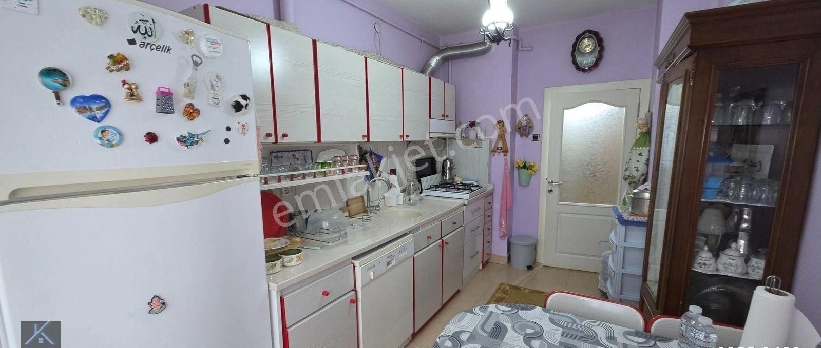 Satılık, 3+1, Katta, Tıp Fak. Yakını, Demirlibahçe Ağaçlı Caddesinde, Kombili - Görsel 5