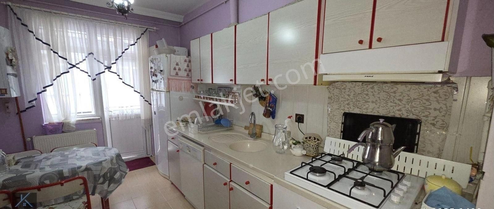 Satılık, 3+1, Katta, Tıp Fak. Yakını, Demirlibahçe Ağaçlı Caddesinde, Kombili - Görsel 4