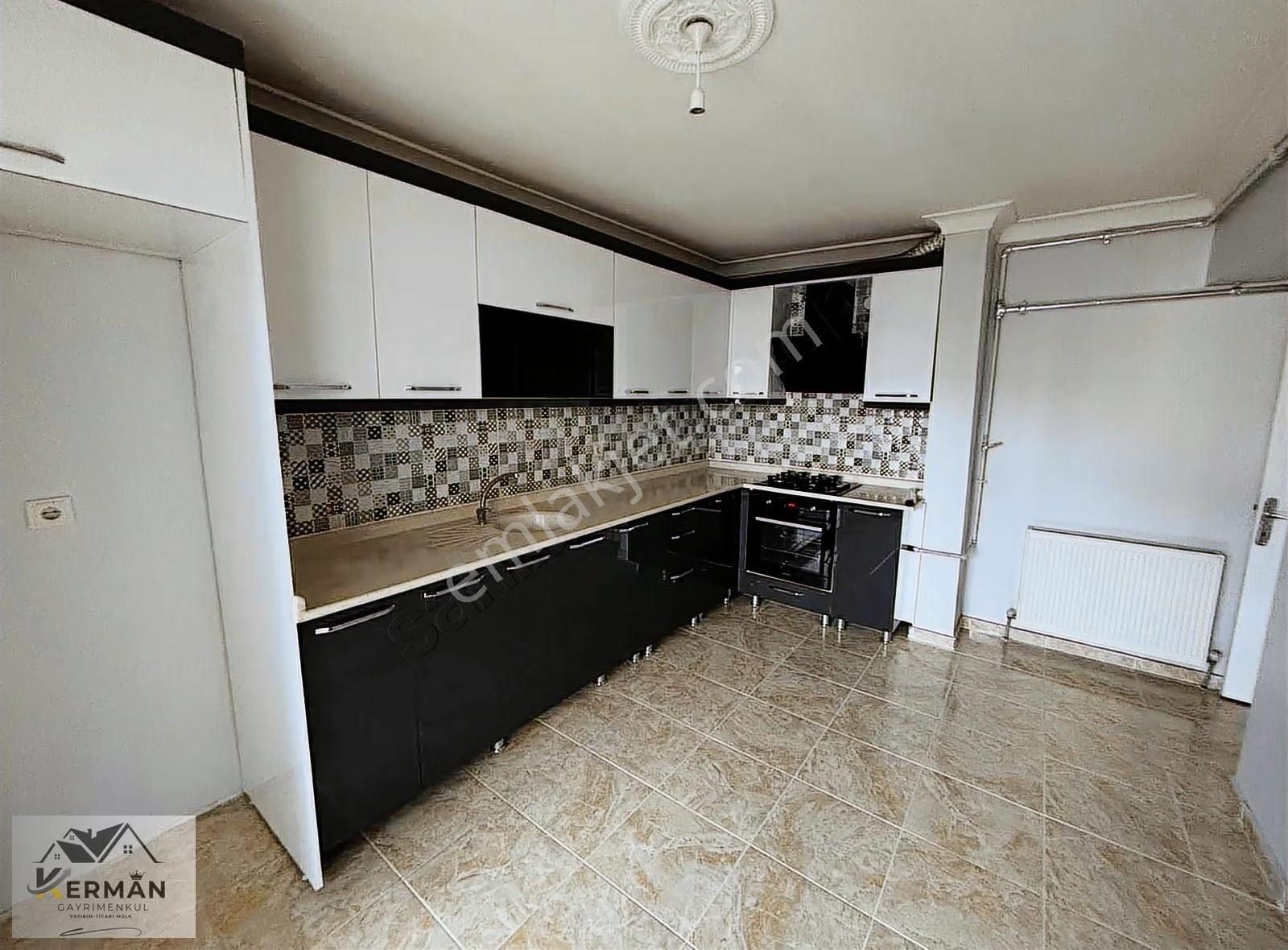 Yenikent'te Merkezi Konumda Kiralık 3+1 Geniş Daire - Görsel 25
