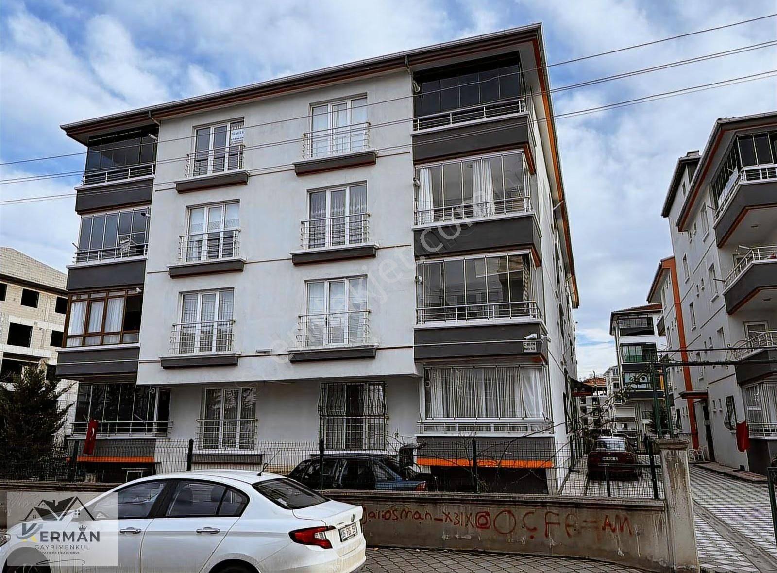 Yenikent'te Merkezi Konumda Kiralık 3+1 Geniş Daire - Görsel 31