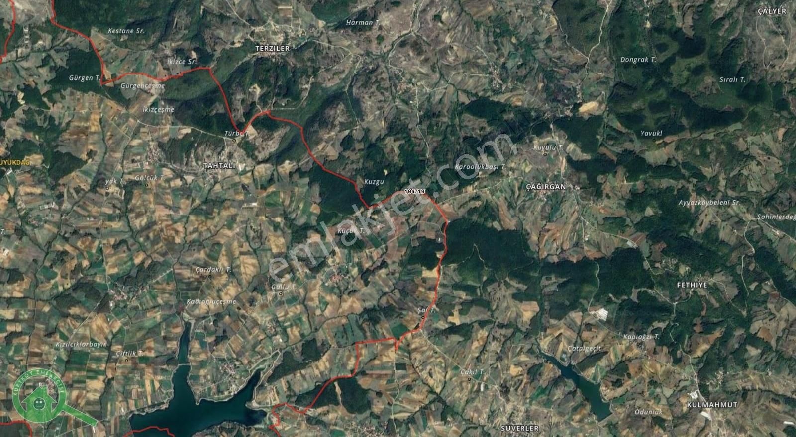 Derince Tahtalı - 483m2 Yola Cepheli Tarla - Etrafı Çevrili + Su - Görsel 6