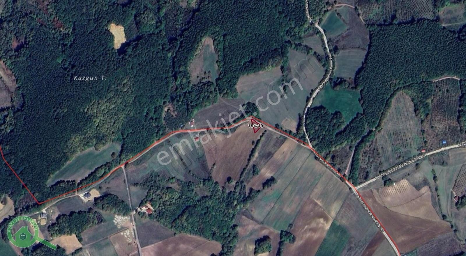 Derince Tahtalı - 483m2 Yola Cepheli Tarla - Etrafı Çevrili + Su - Görsel 2