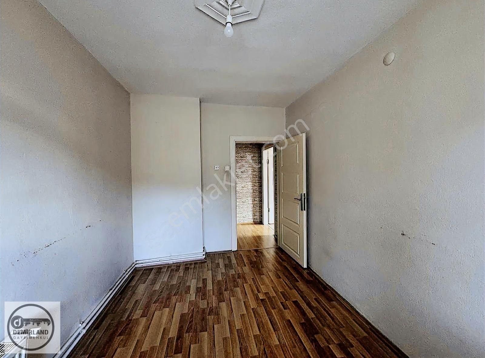 Demirland'dan Kiralık Menderes Caddesi'nde Geniş 2+1 Daire - Görsel 6