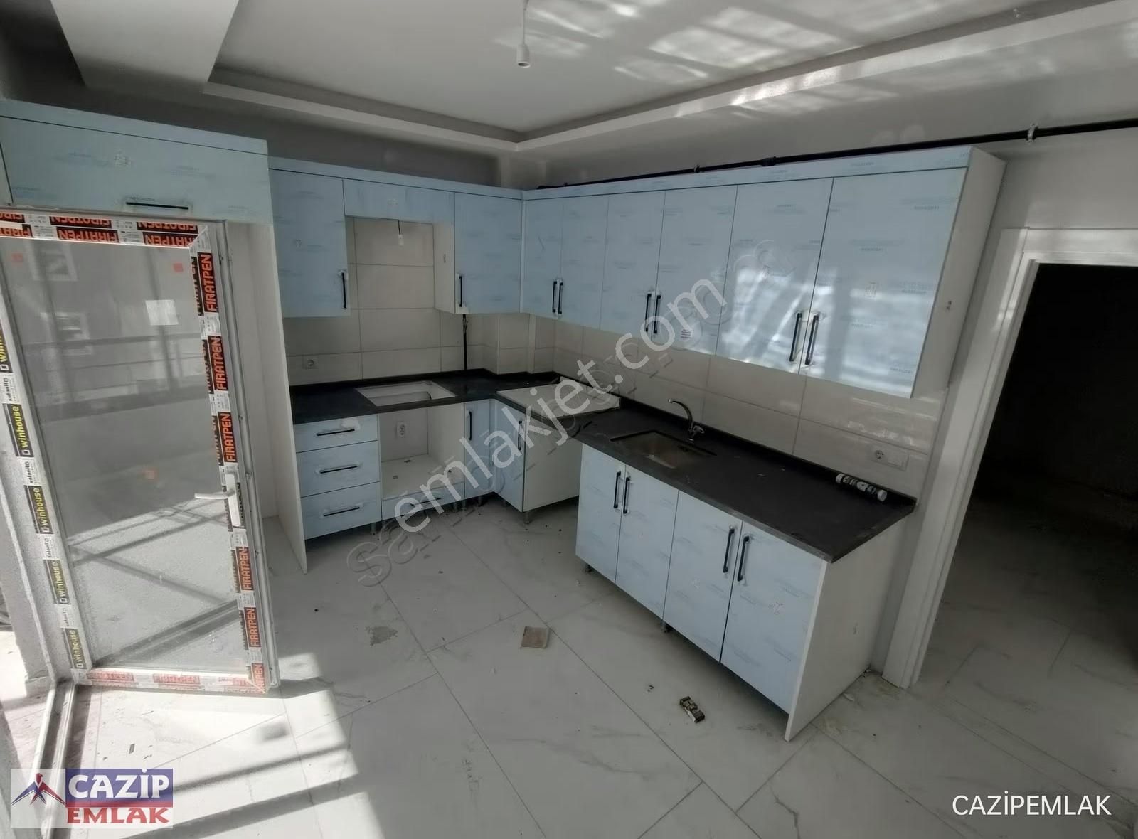 Cazip'ten Çarşı Merkezde Ara Kat Sıfır 2+1 Satılık Daire