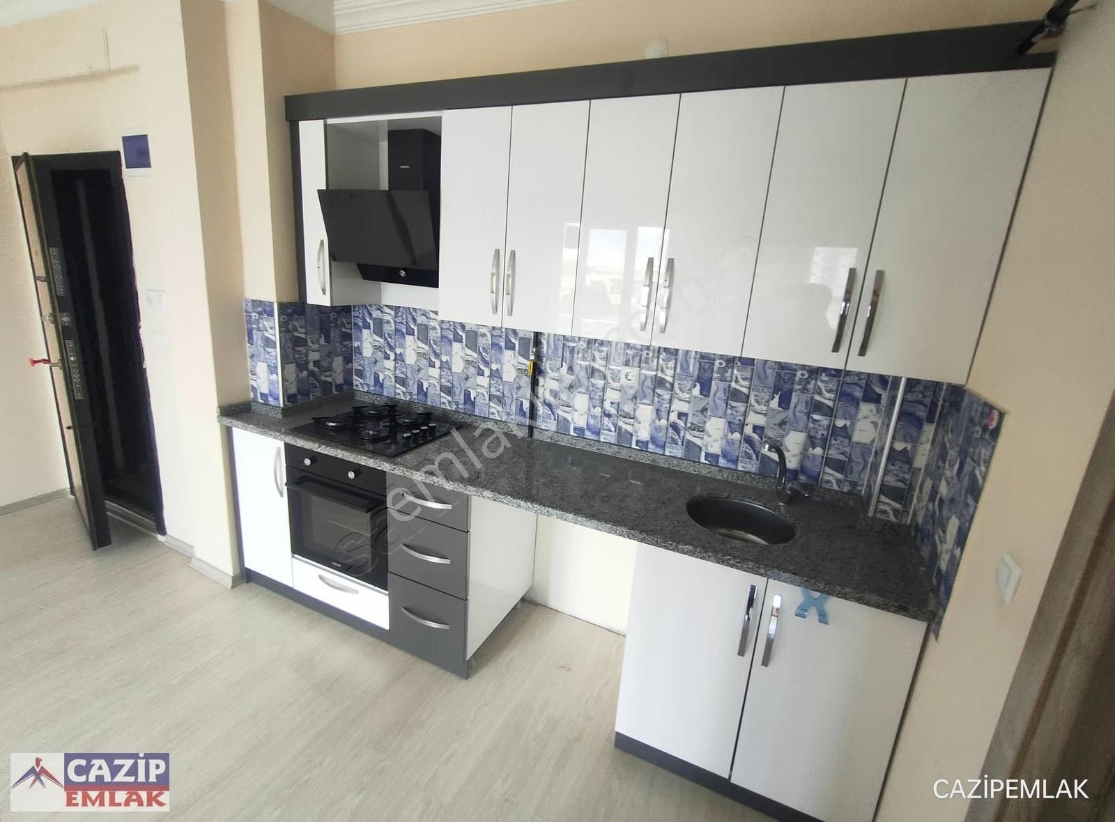 Cazip'ten Hast. Yolu Üzeri Ara Kat Güney Kombili 1+1 Daire - Görsel 3