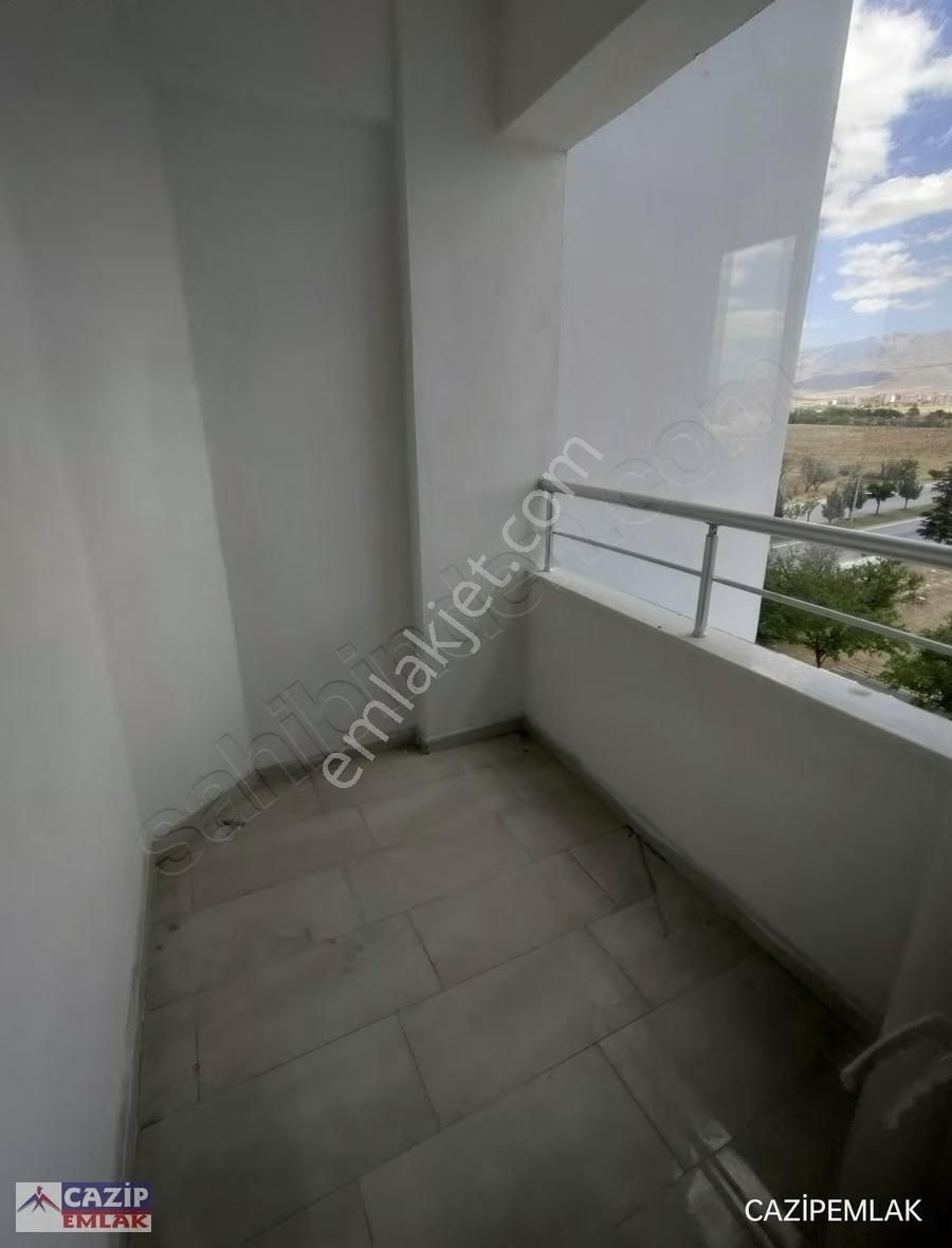 Cazip'ten Hast. Yolu Üzeri Ara Kat Güney Kombili 1+1 Daire - Görsel 9