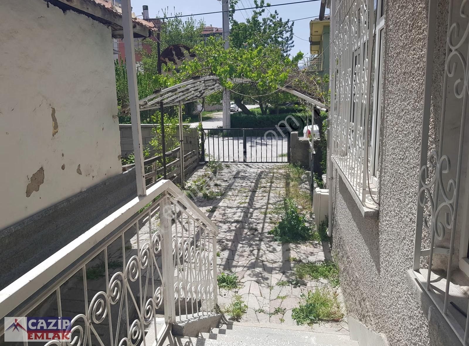 Cazip'ten Adese Avm Yanı Eşyalı Kiralık Kombili 2+1 Müstakil Ev - Görsel 24