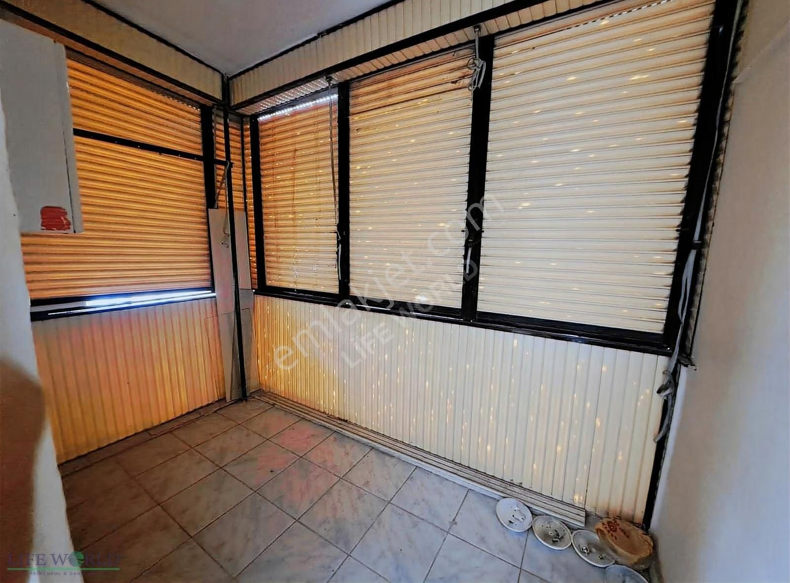 Güngören, Merter Savaş Caddesinde Site İçinde 2+1 Satılık Daire. - Görsel 5