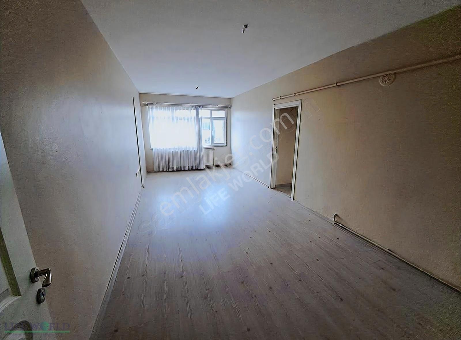 Güngören, Merter Savaş Caddesinde Site İçinde 2+1 Satılık Daire. - Görsel 8