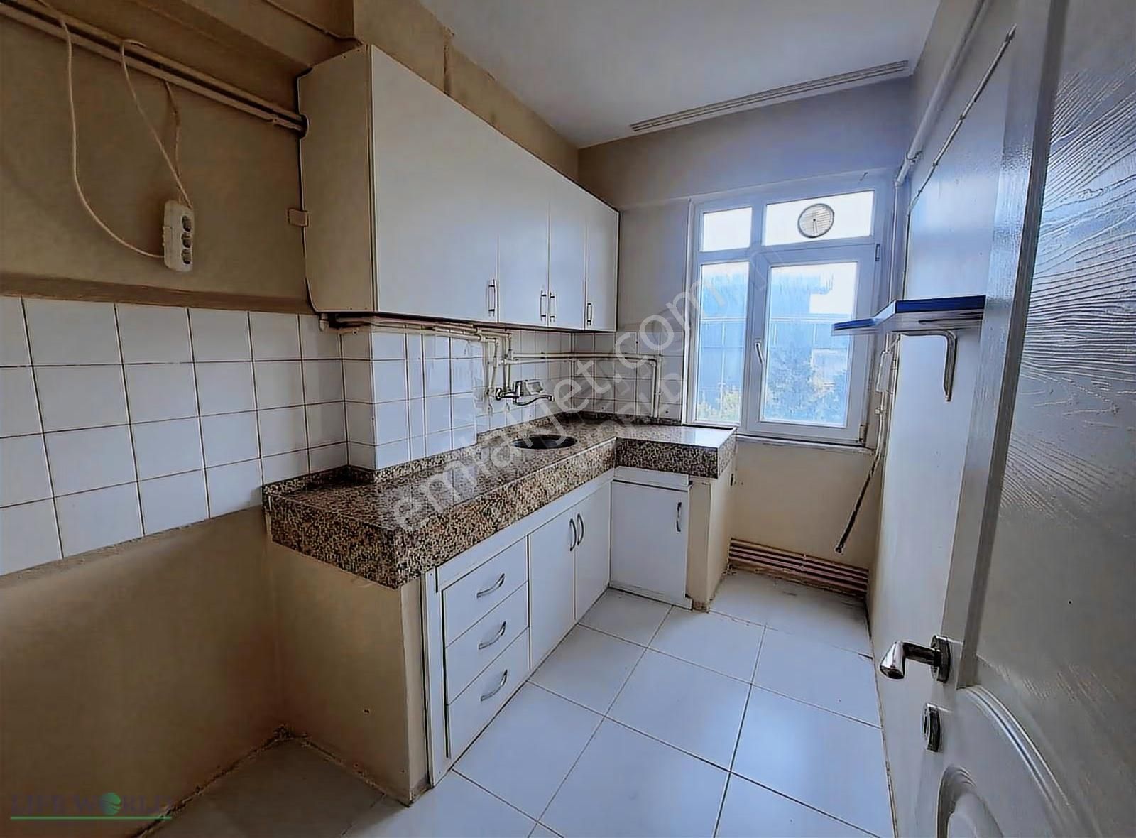 Güngören, Merter Savaş Caddesinde Site İçinde 2+1 Satılık Daire. - Görsel 6