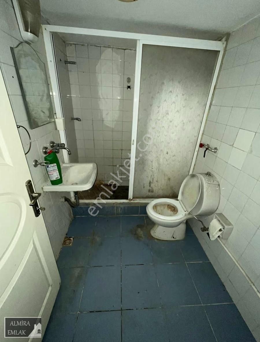 Üçyol Meydan Metro Yakını Cadde Binasında 3+1 Köşe Dairea - Görsel 18