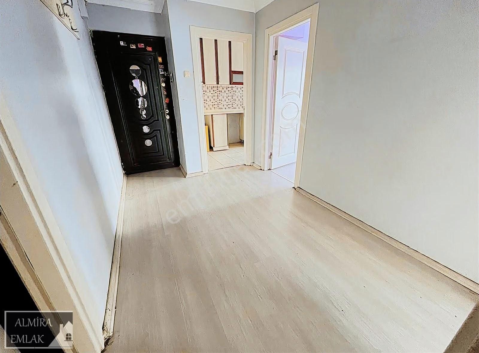 Üçyol Meydan Metro Yakını Cadde Binasında 3+1 Köşe Dairea - Görsel 10