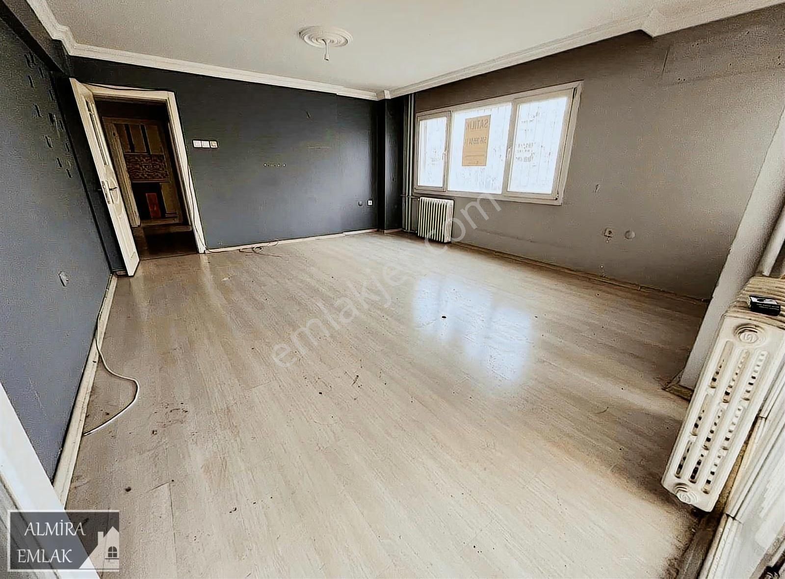 Üçyol Meydan Metro Yakını Cadde Binasında 3+1 Köşe Dairea - Görsel 7