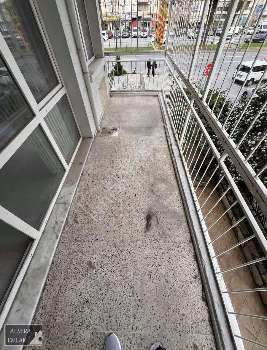 Üçyol Meydan Metro Yakını Cadde Binasında 3+1 Köşe Dairea - Görsel 32