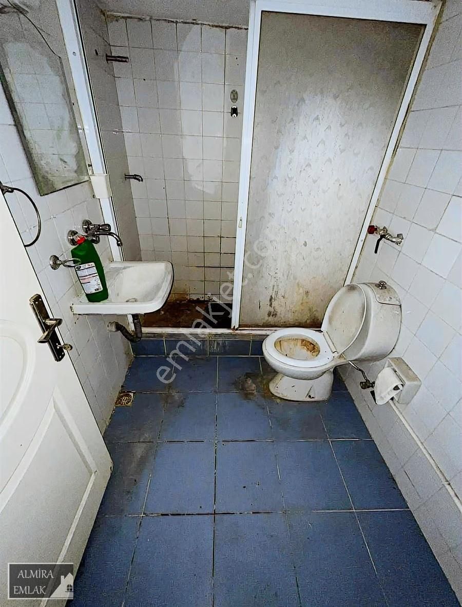 Üçyol Meydan Metro Yakını Cadde Binasında 3+1 Köşe Dairea - Görsel 17