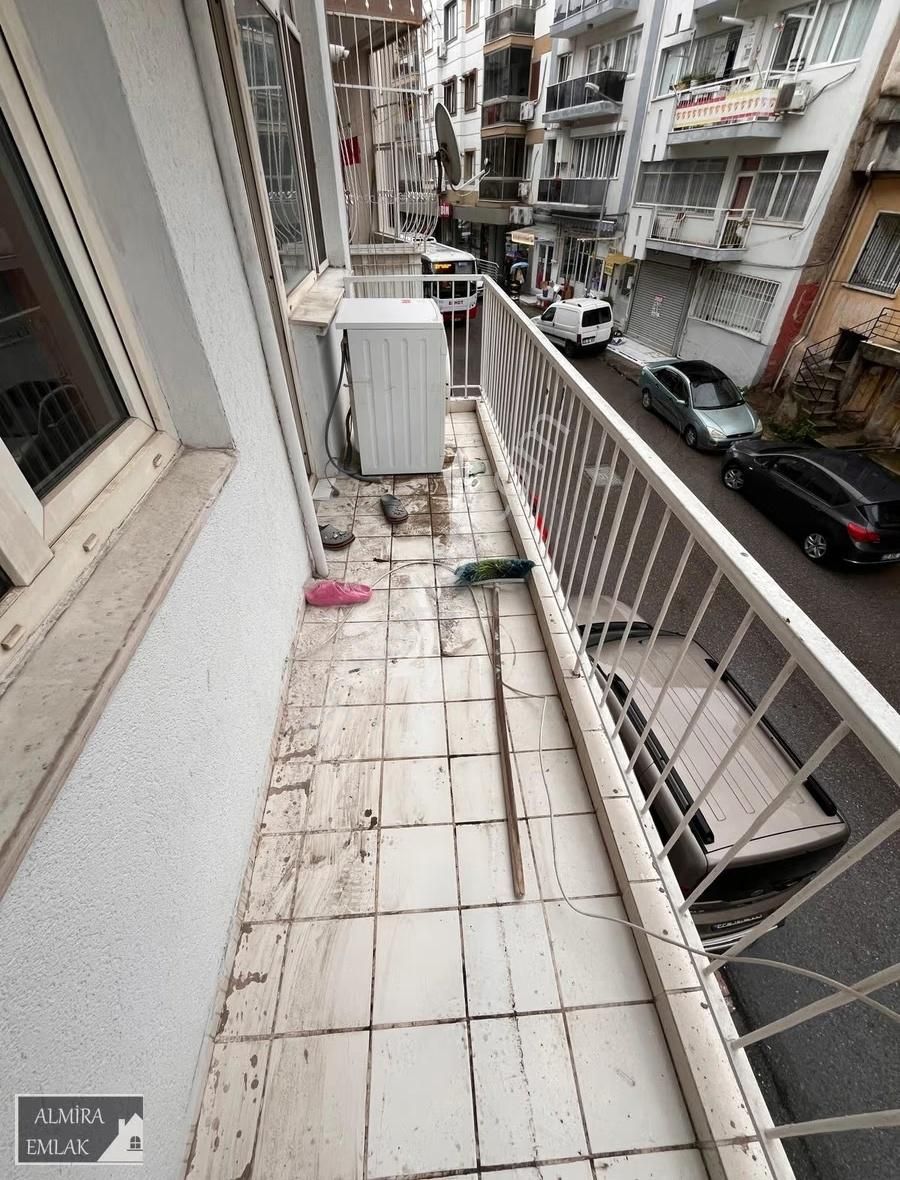 Halilrıfat Paşa Cadde Üzeri Ara Kat 2+1 100m2 Çift Cepheli Daire - Görsel 5