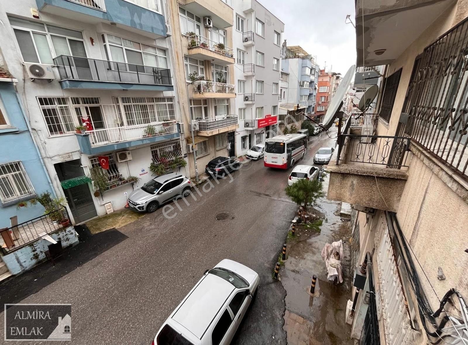 Halilrıfat Paşa Cadde Üzeri Ara Kat 2+1 100m2 Çift Cepheli Daire - Görsel 2