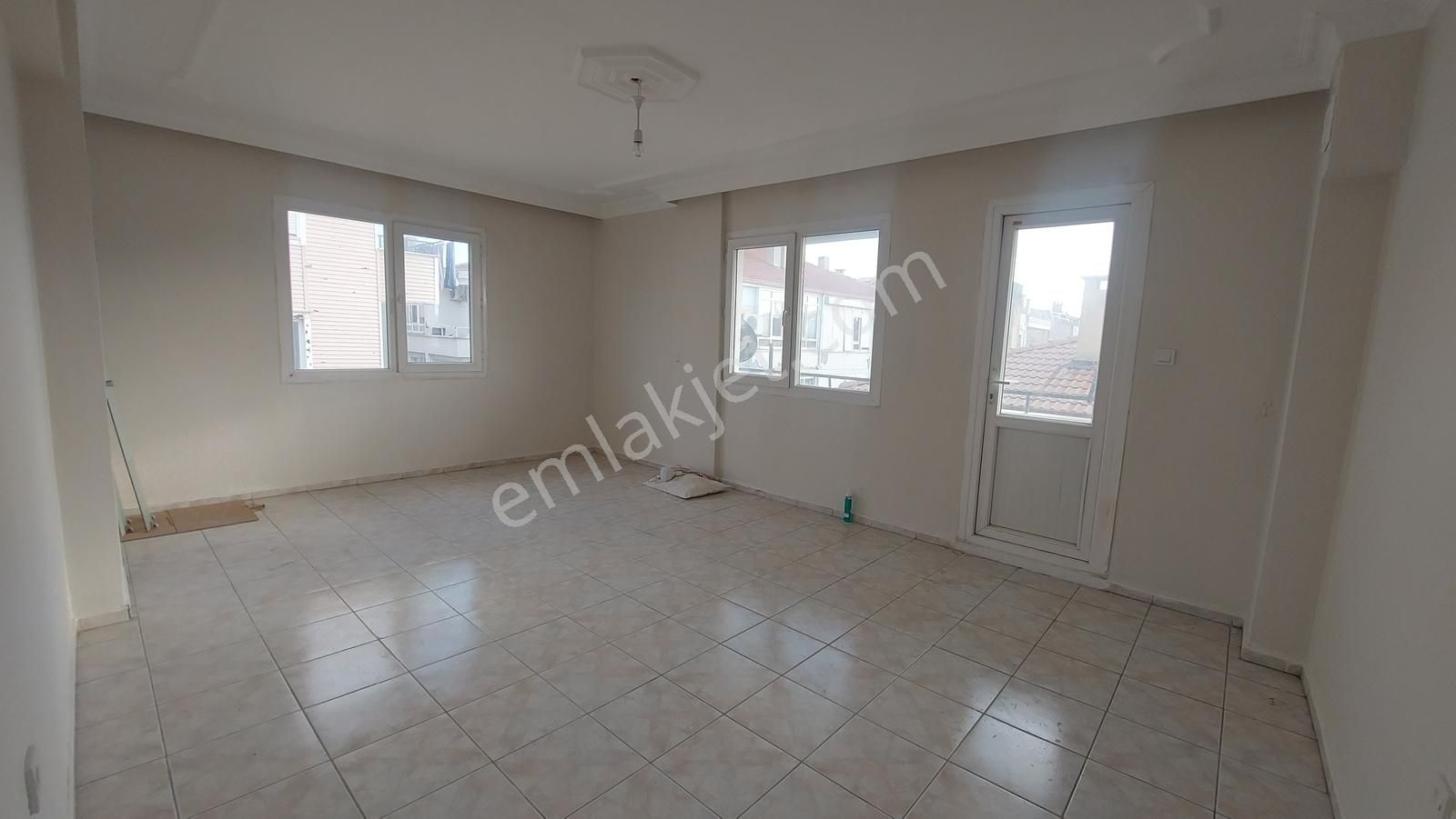 Aliçetinkayada Yenilenmiş Masrafsız Güney Cephe Kiralık 2+1 - Görsel 14