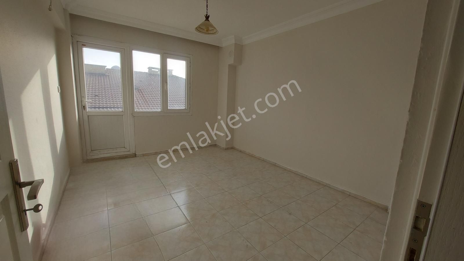 Aliçetinkayada Yenilenmiş Masrafsız Güney Cephe Kiralık 2+1 - Görsel 6