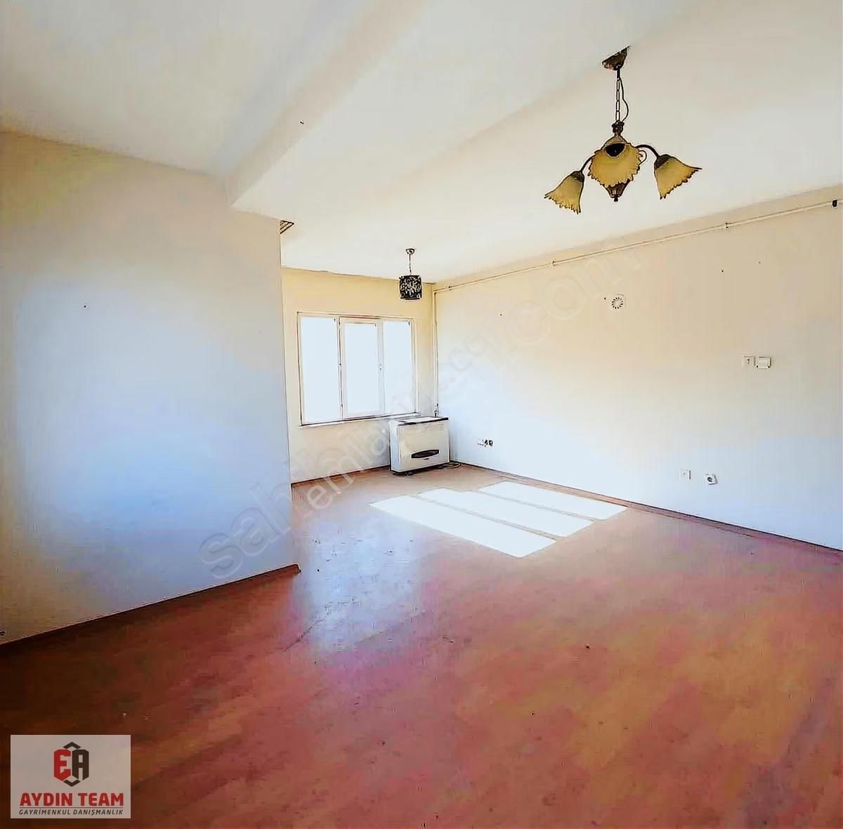 Eyüp De 4 Kat Site İçi 2+1 90 M 2 Daire