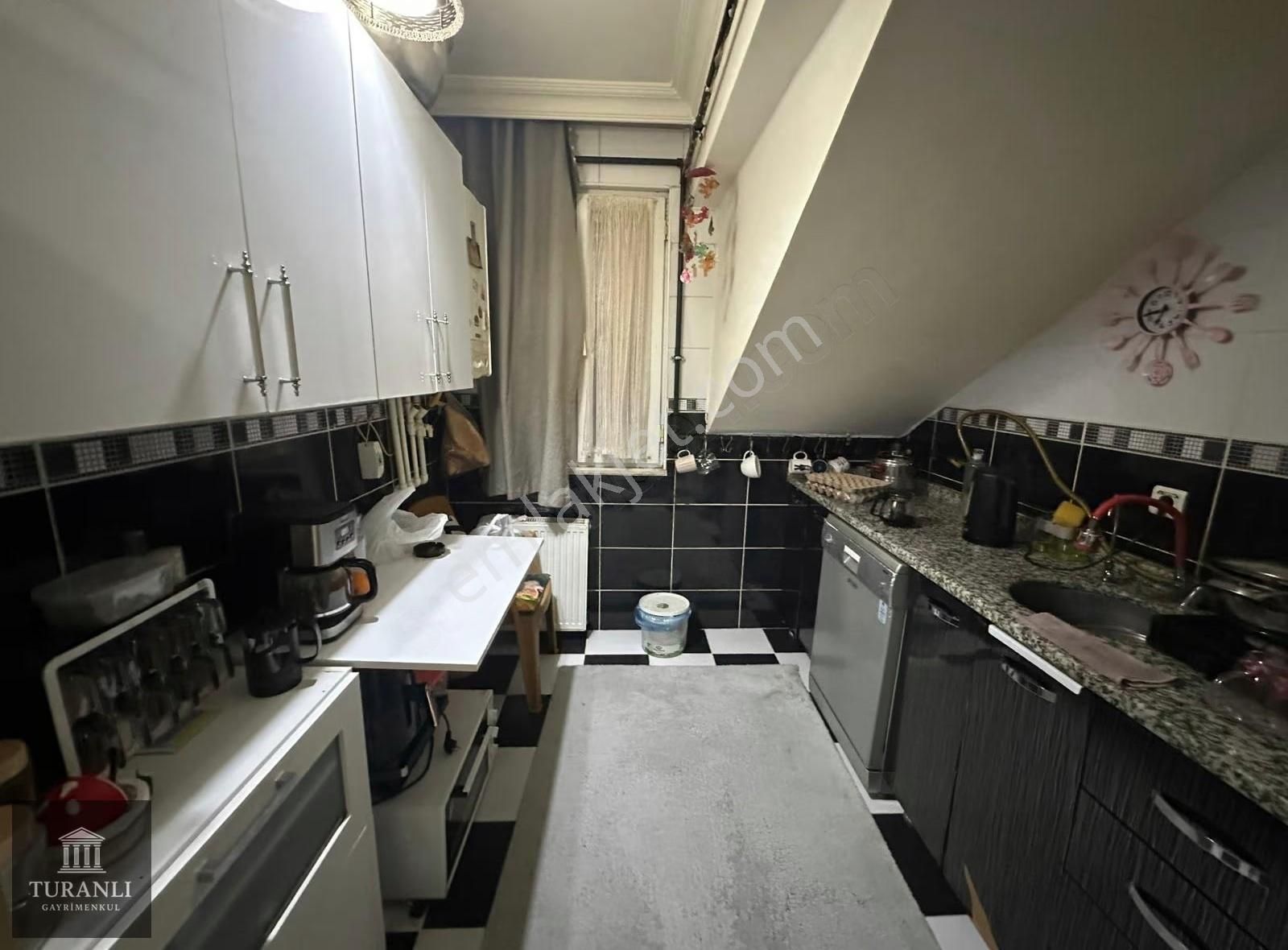 Turanlı'dan Tevfikbey'de Cadde Üzeri Merkezi Konumda Bahçeli 1+1 - Görsel 19