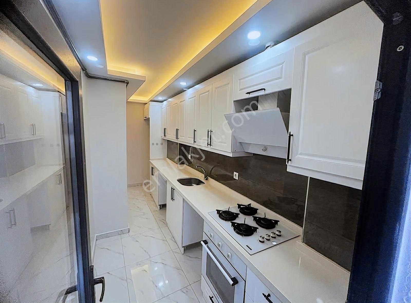 Savaş Emlak'tan Satılık 2+1 Daire 1. Kat Küçükçekmece M.akif - Görsel 7