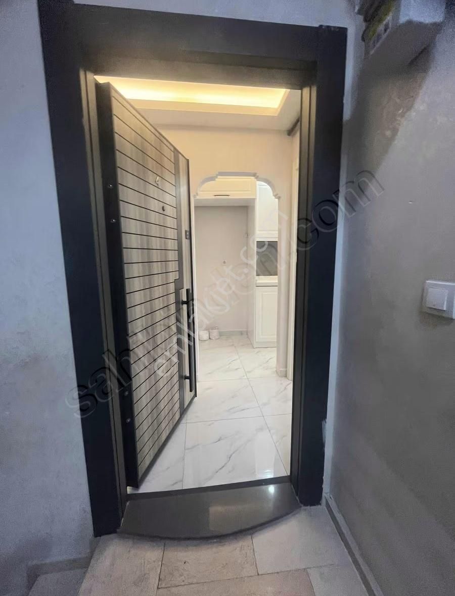 Cuma Pazarında 2+1 Kat 1 Asansör Ü Bina Da - Görsel 5