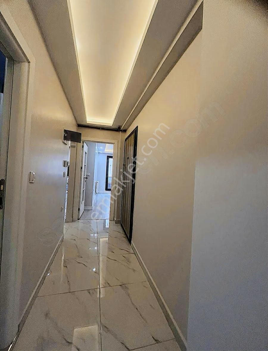 Cuma Pazarında 2+1 Kat 1 Asansör Ü Bina Da - Görsel 13